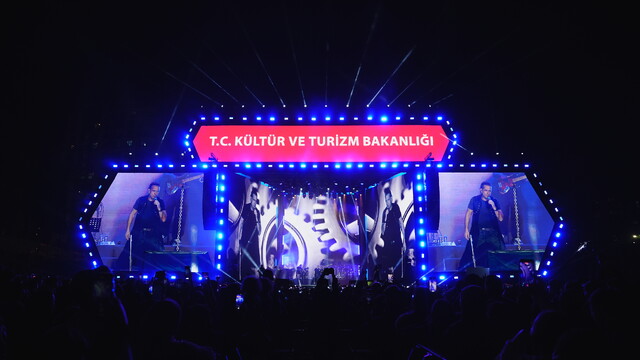 Kıraç, Mardin kültür yolu festivalinde sahne aldı