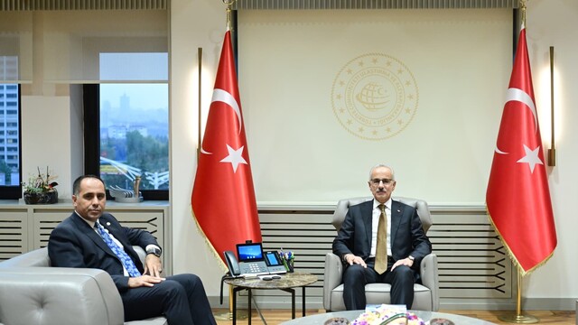 Kıratlı, Mersin'in ulaşım projelerini Uraloğlu ile görüştü
