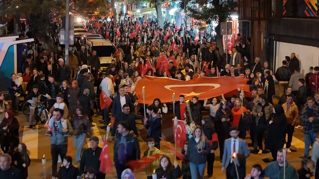Kırıkkale'de Cumhuriyet Bayramı fener alayı kutlandı