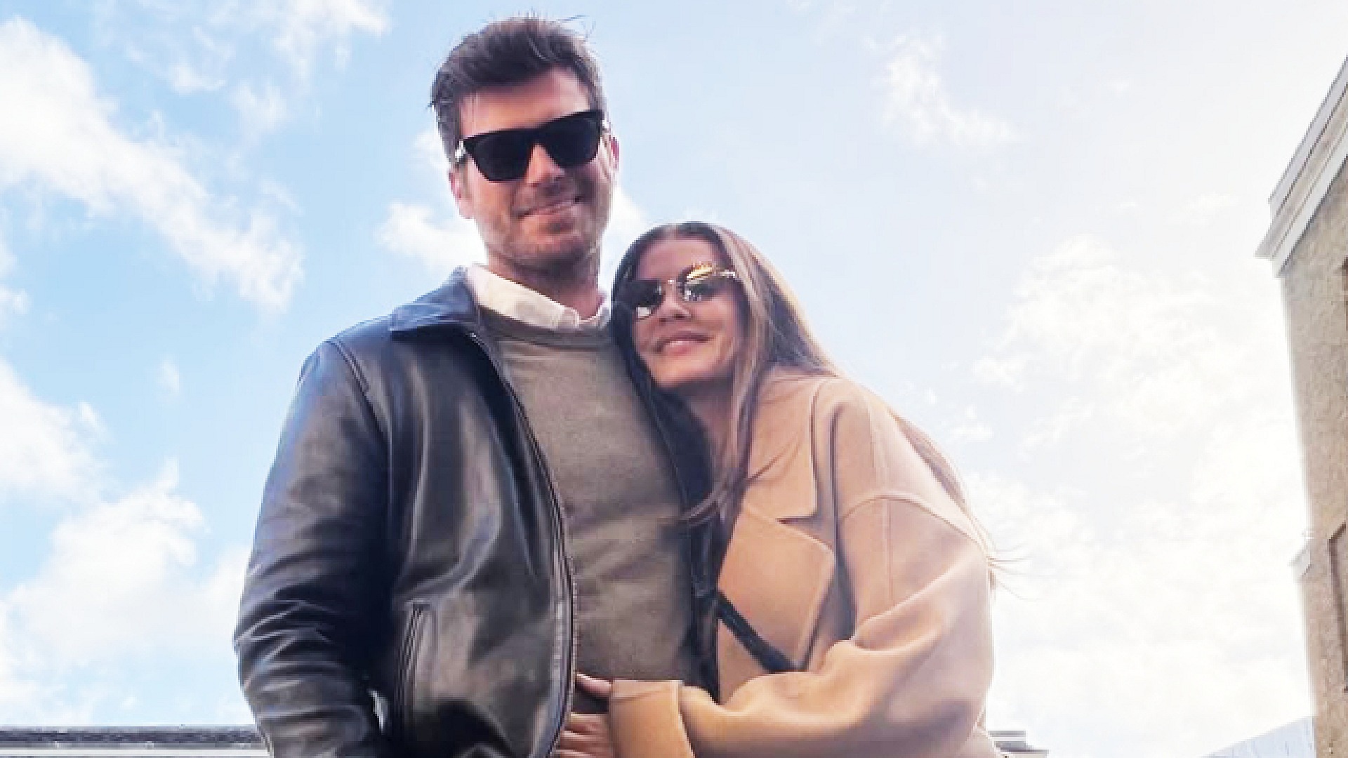 Kıvanç Tatlıtuğ'un doğum günü romantik anlarla doluydu