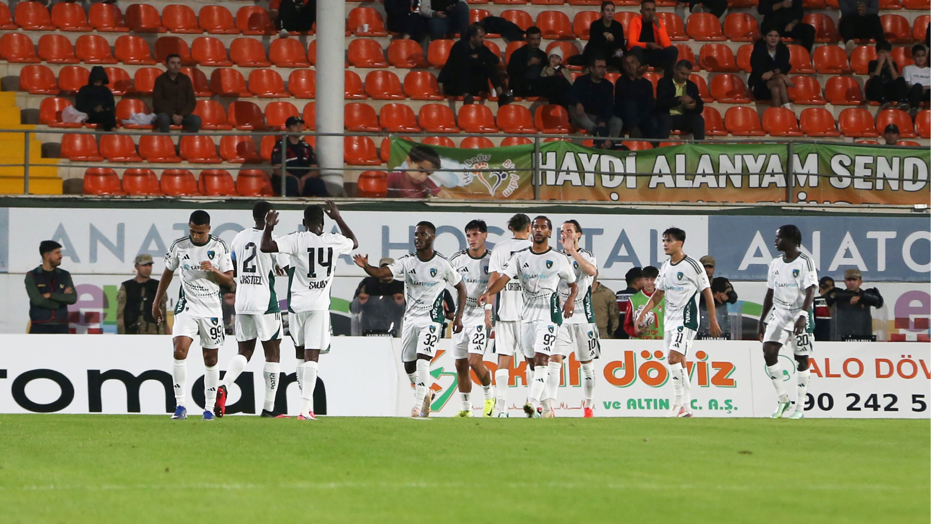 Kocaelispor, Alanyaspor'u 2-1 yenerek galibiyet aldı