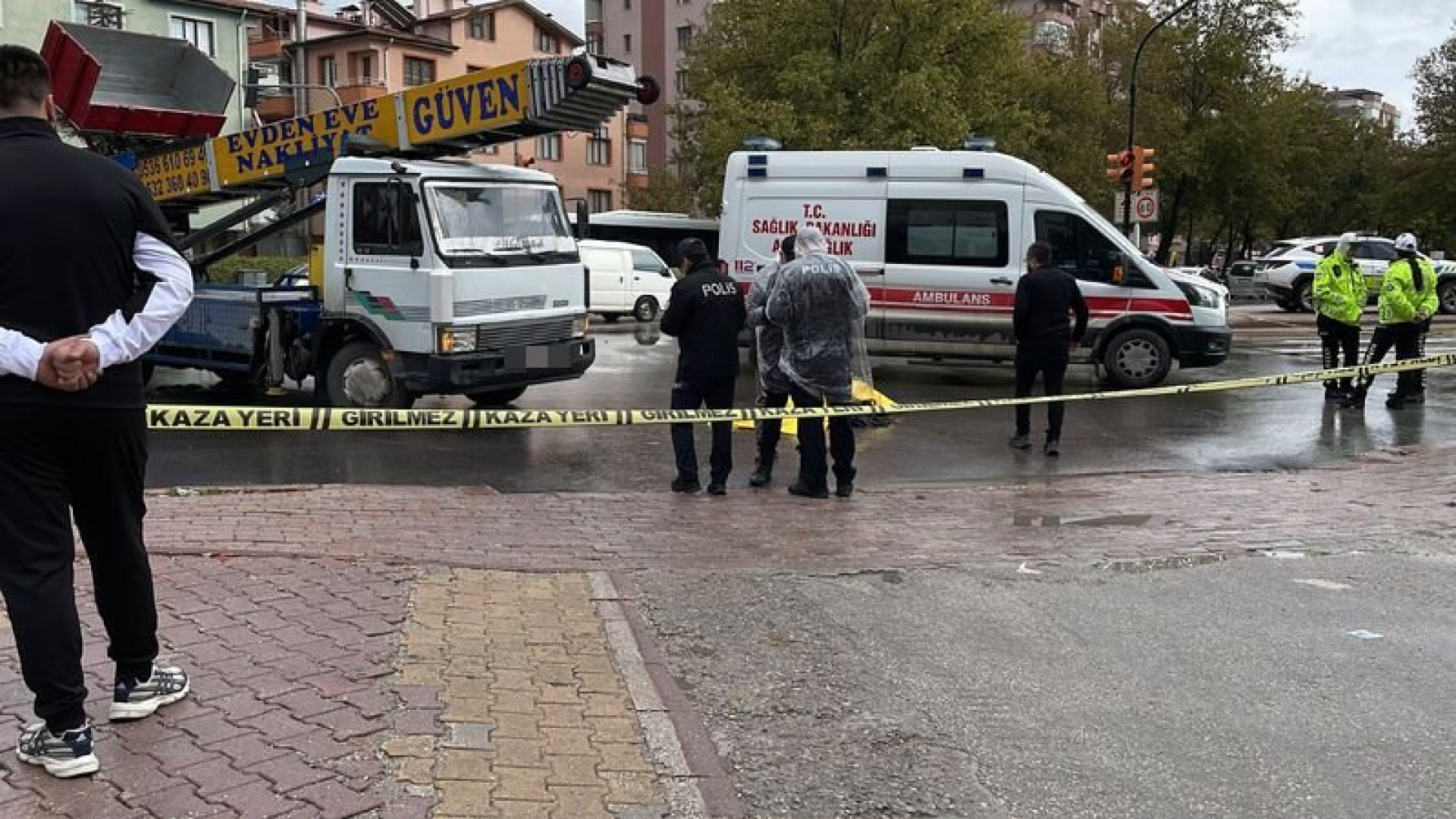 Konya'da kamyon yaşlı kadına çarptı, hayatını kaybetti