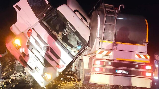 Konya'da TIR ile tanker çarpıştı: 1 ölü, 1 yaralı