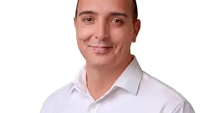 Konyaaltı belediye başkanı Cem Kotan, Yeni Parti'ye katıldı