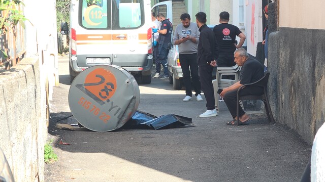 Kozan'da damdan düşen tamirci Necati Saygıcak öldü