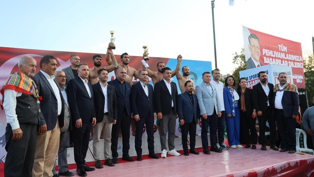 Kozan'da Efe Anıl Al başpehlivan unvanını kazandı