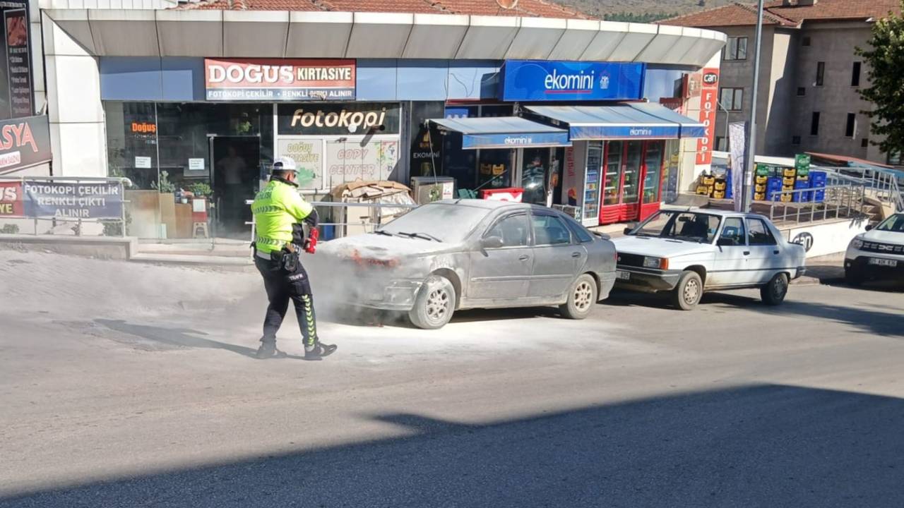 KPSS sınavına giren öğrencinin otomobili yandı