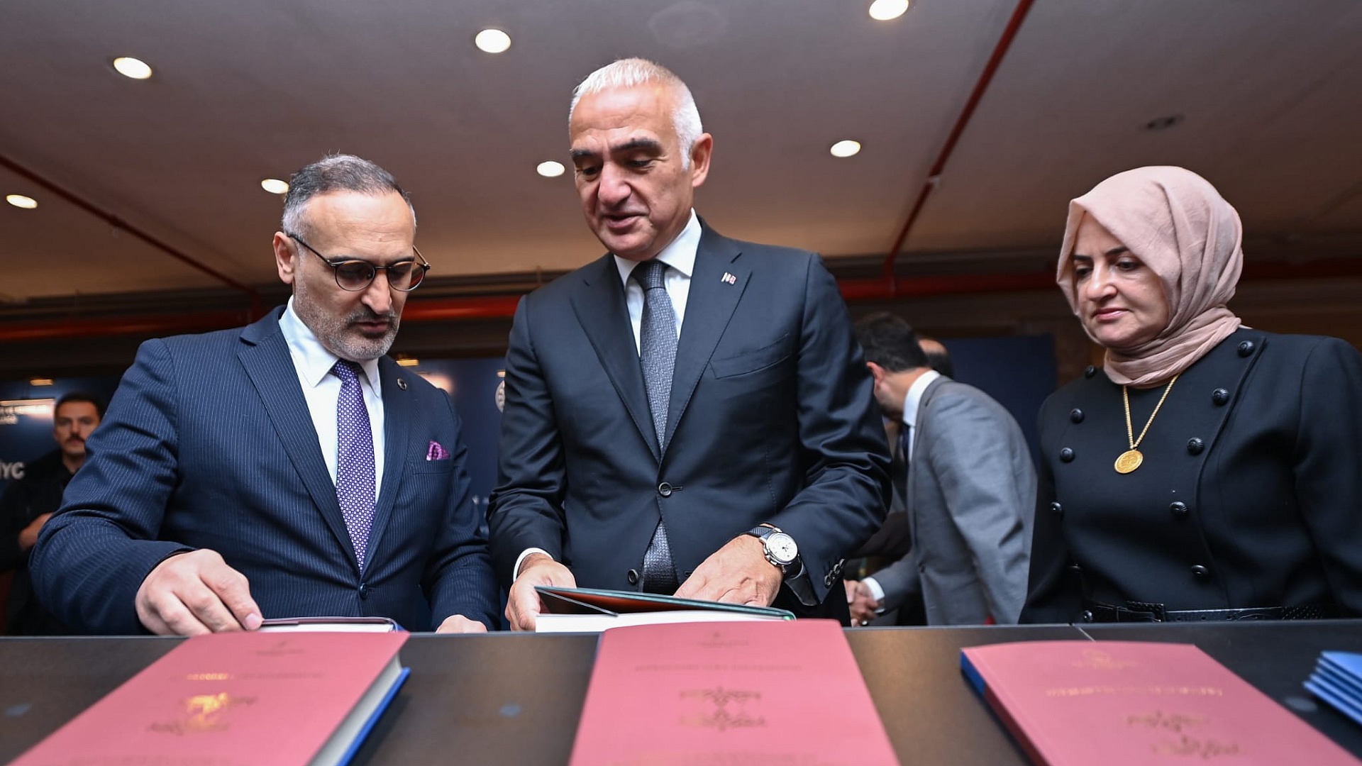 Kültür Bakanı Ersoy, Kürtçe eserleri tanıttı