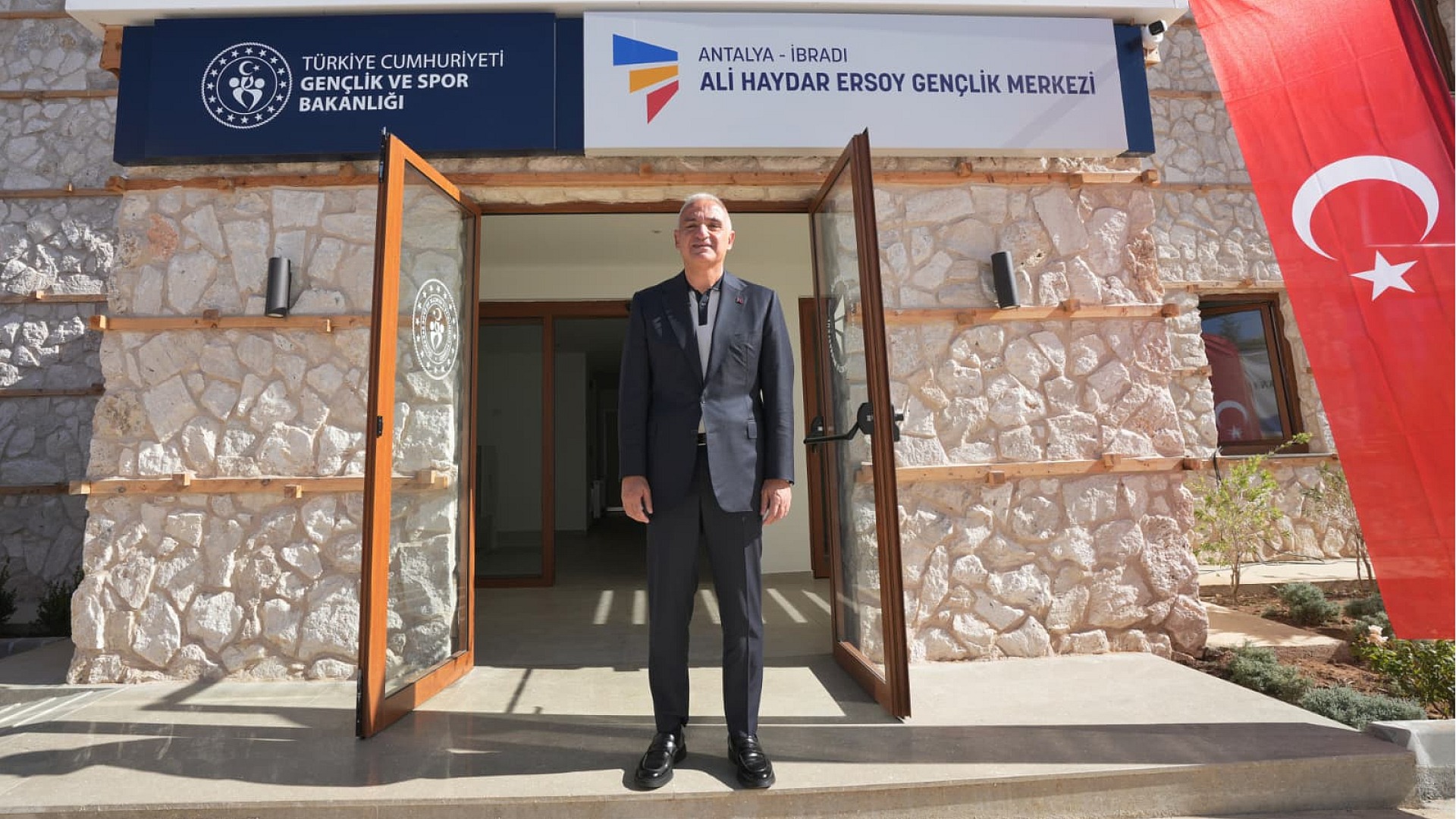 Kültür ve Turizm Bakanı Ersoy İbradı'da iki merkez açtı