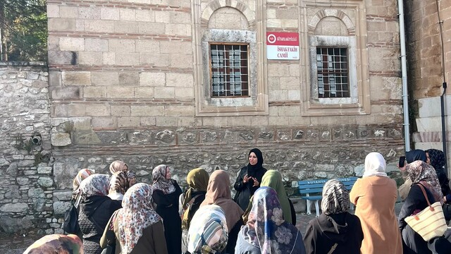 Kütahya Aile Derneği üyeleri tarihi mekanları ziyaret etti
