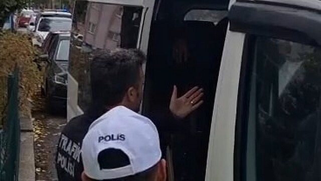 Kütahya'da dur ihtarına uymayan servis şoförü kaçtı