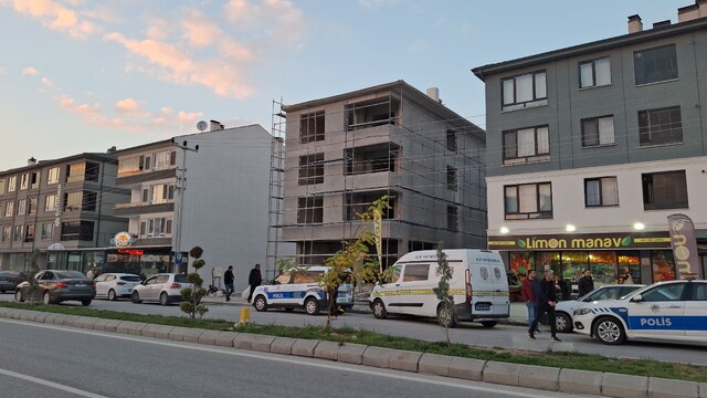 Kütahya'da inşaat iskelesinden düşen işçi yaşamını yitirdi