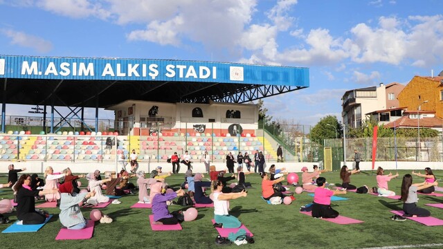 Kütahya'da pilates etkinliğiyle erken tanıya dikkat çekildi