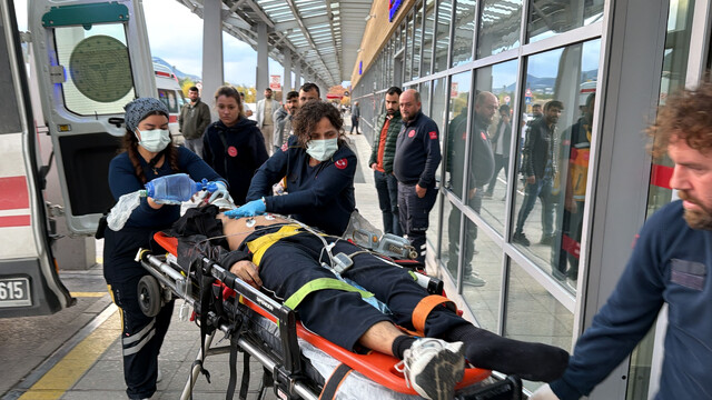 Kütahya'da yolcu treni yayaya çarptı, ağır yaralandı