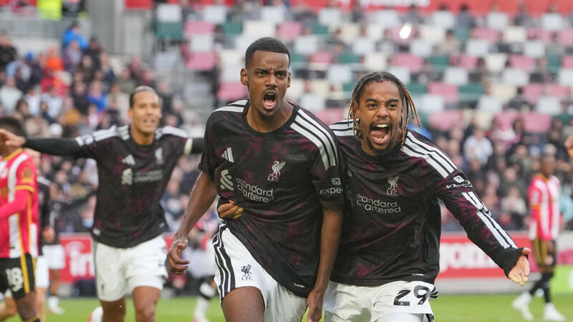 Liverpool, Brentford'u deplasmanda 2-1 mağlup etti
