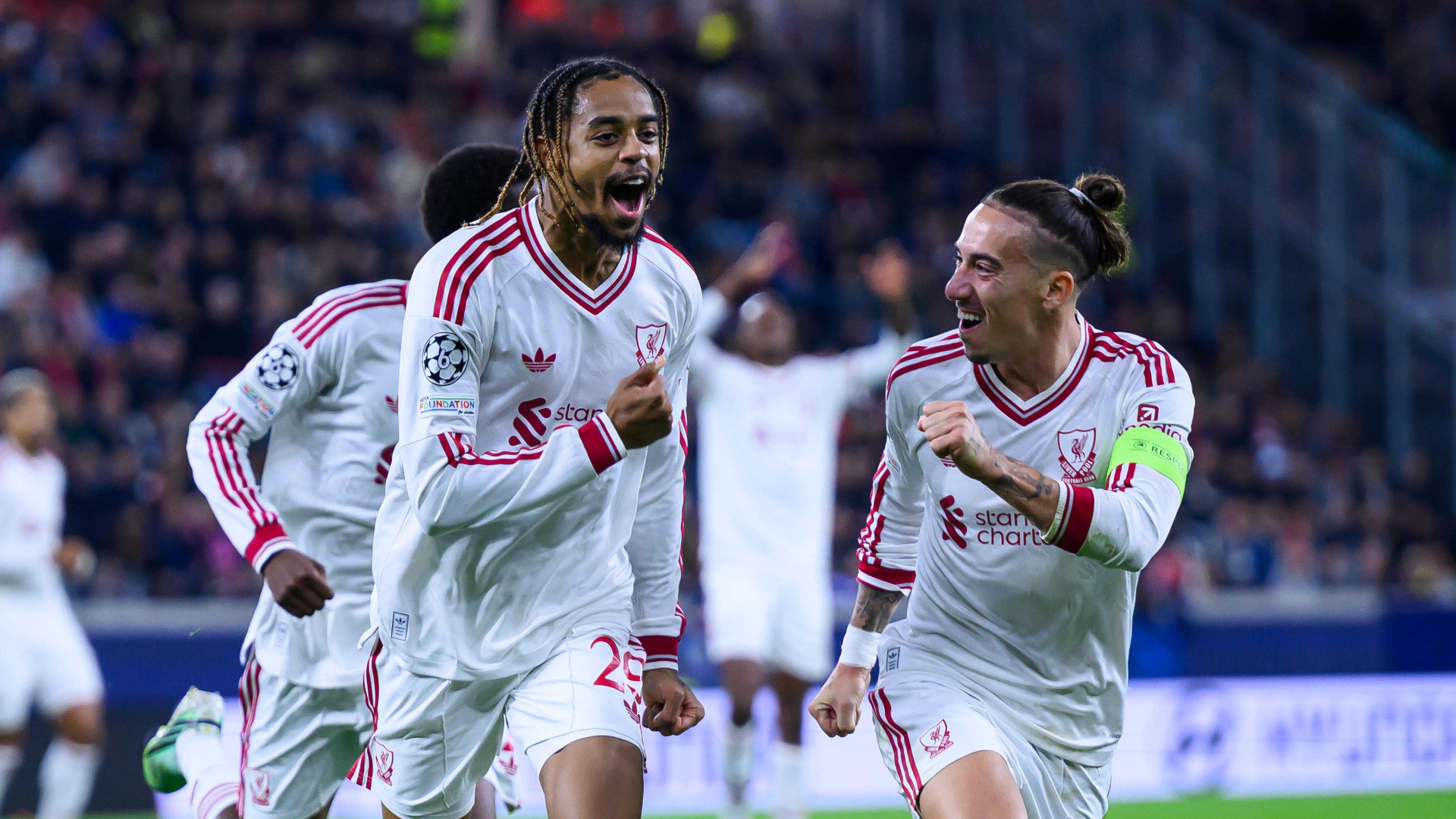 Liverpool, LASK Linz'i 9 gollü maçta 6-3 yendi