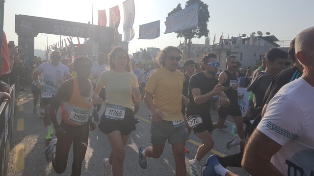 Lykos yarı maratonu'nda binlerce koşucu mücadele etti