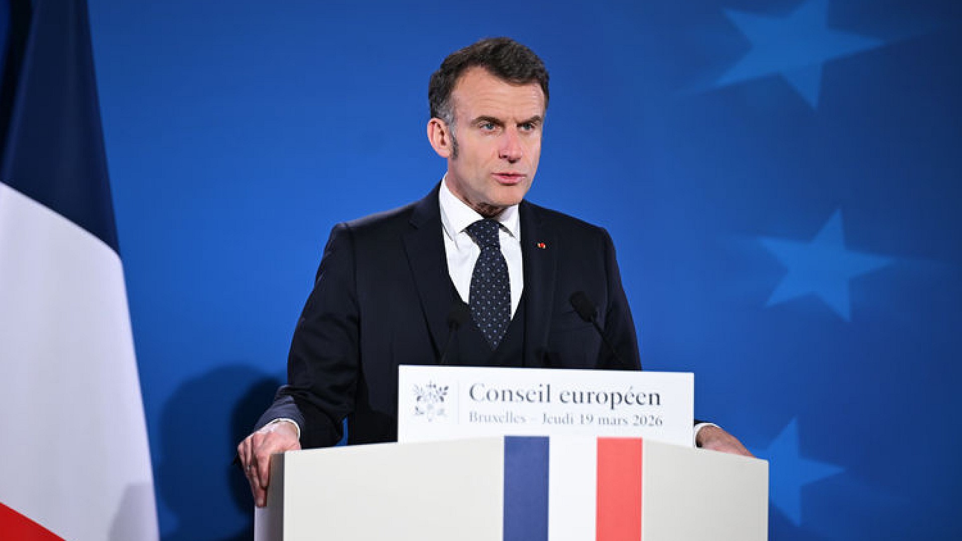 Macron: Cumhuriyeti devirmeye çalışanlar hesap vermeli