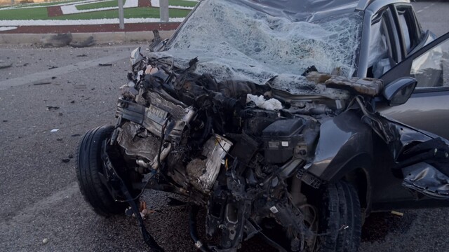 Malatya'da minibüs ve otomobil çarpıştı: 3 yaralı