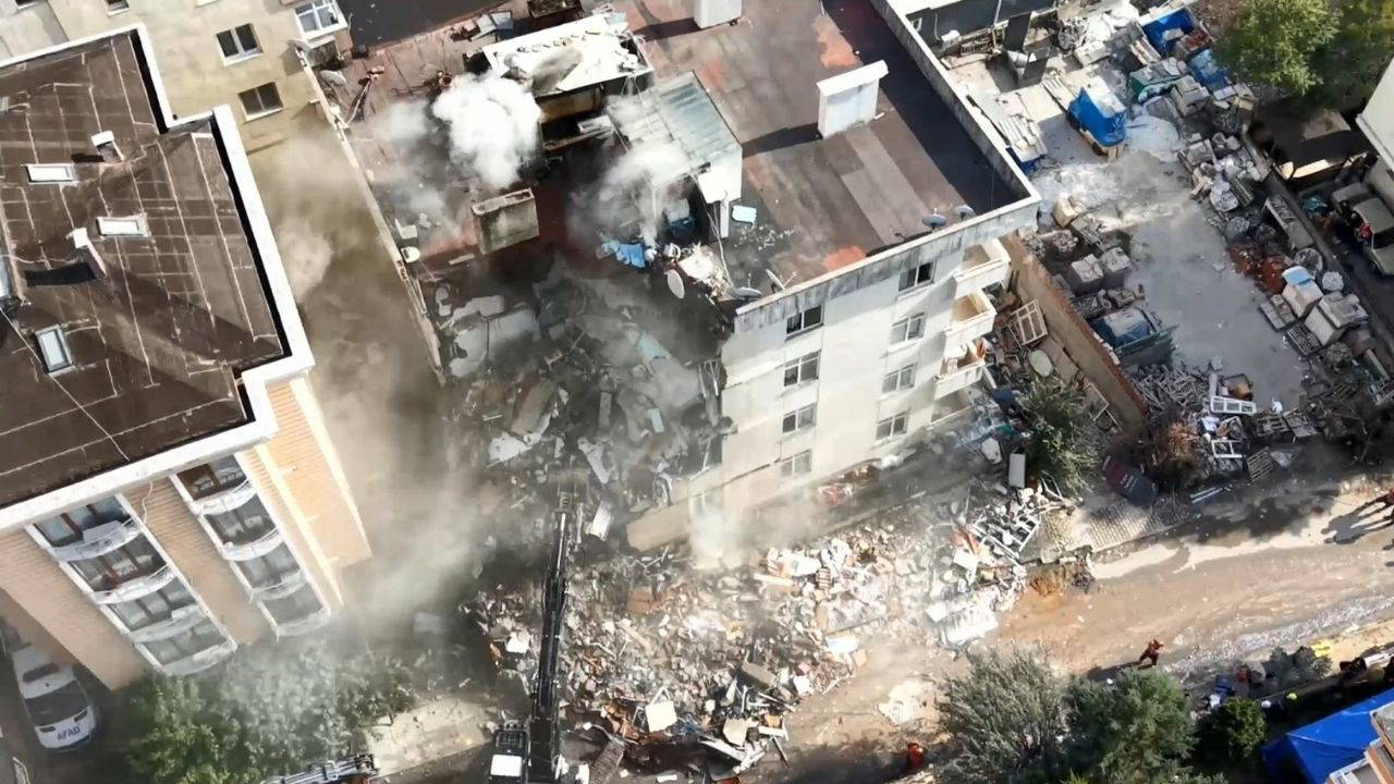 Maltepe'de 7 katlı binanın çökmesi: 2 kişi hayatını kaybetti