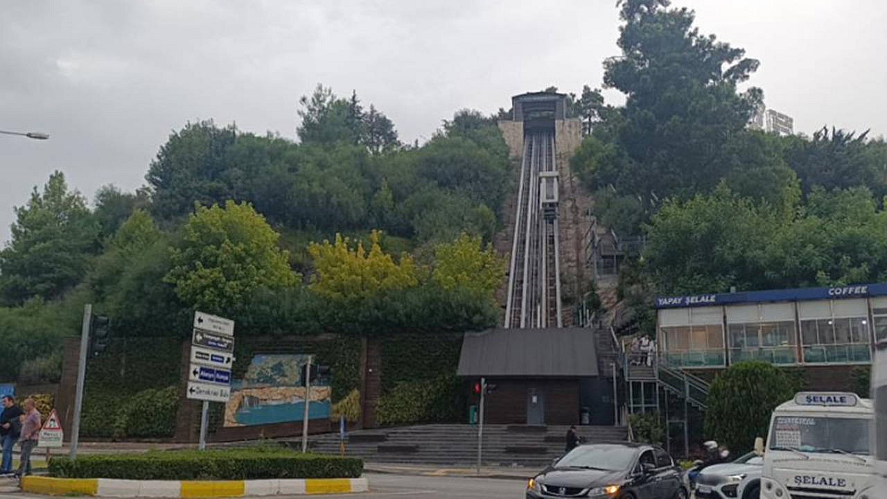 Manavgat'ta millet bahçesindeki asansörde iki çocuk mahsur