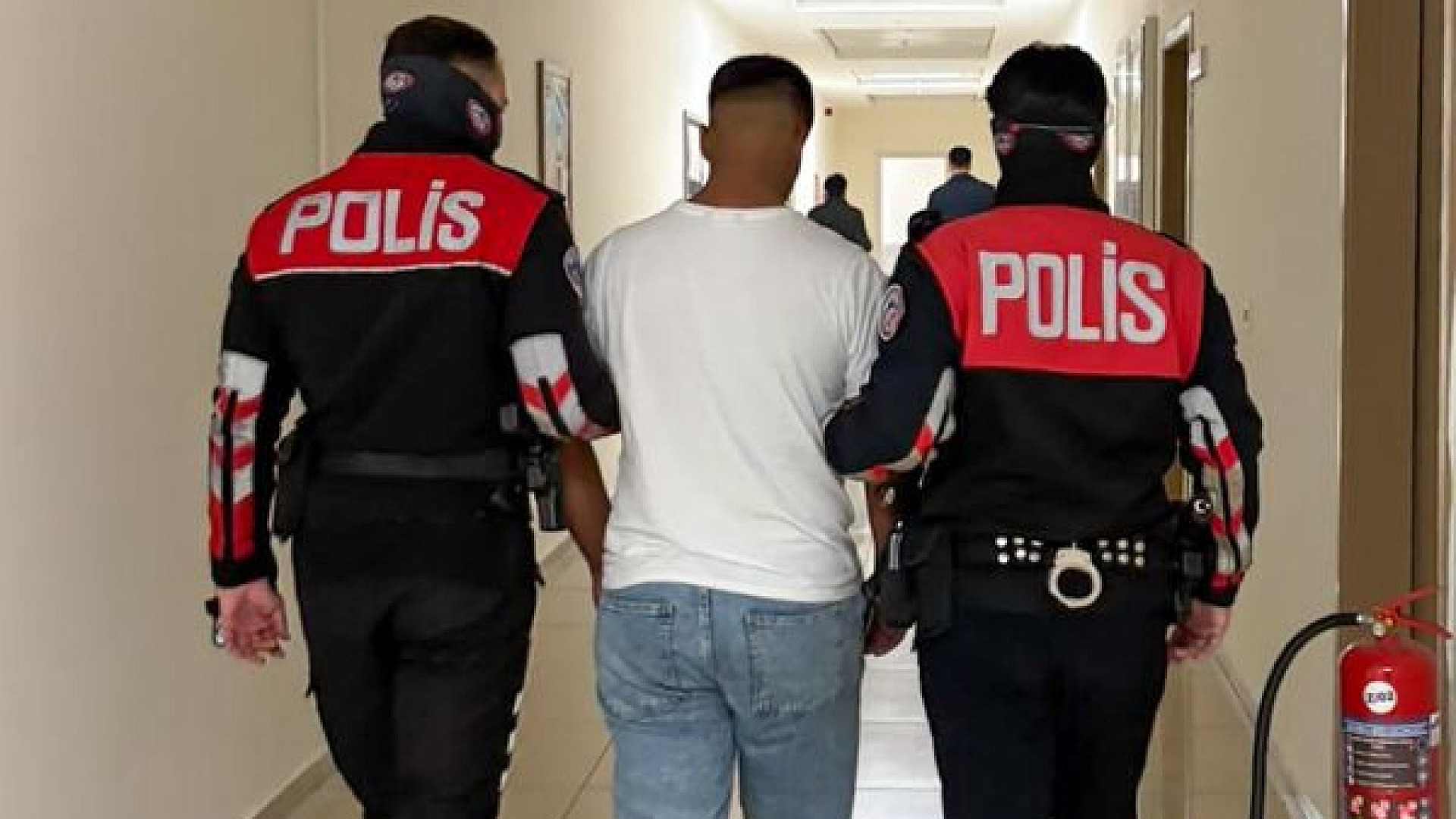 Manisa'da 152 yıl hapis cezası bulunan firari yakalandı