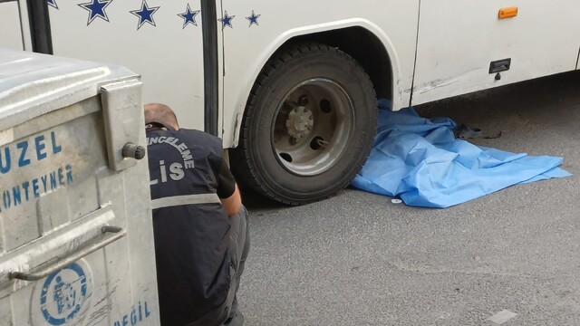 Manisa'da servis minibüsü 8 yaşındaki çocuğu öldürdü