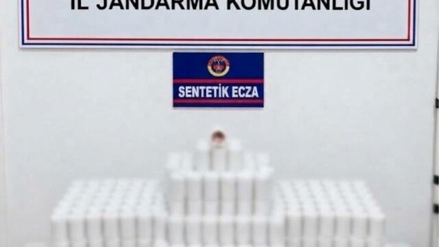 Manisa'da uyuşturucu operasyonunda 42 bin 534 ecza ele geçirildi