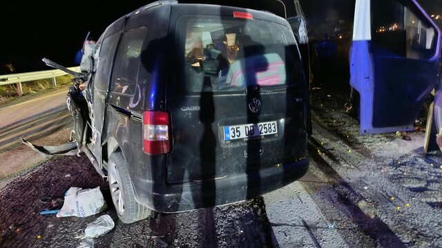 Manisa'da zincirleme trafik kazası: 1'i ağır 5 yaralı