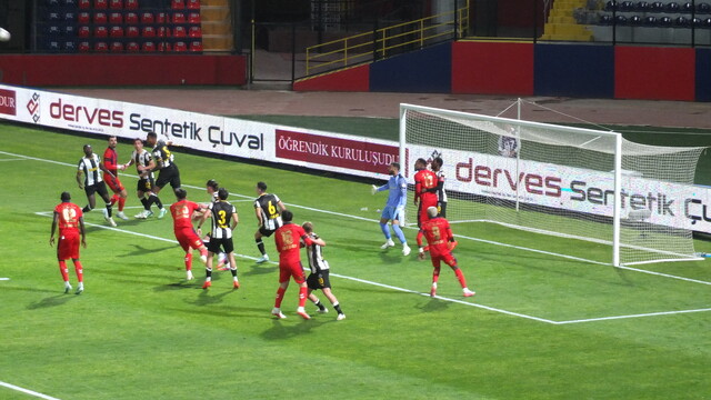 Mardin 1969 Spor, Manisa FK'yı 2-1 ile geçti