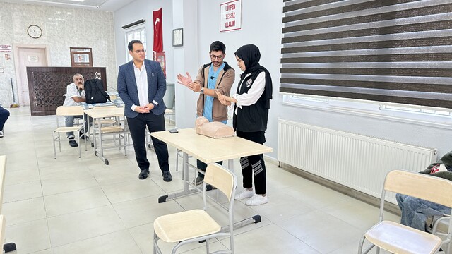 Mardin'de ilk yardım eğitimi: Heimlich manevrası anlatıldı