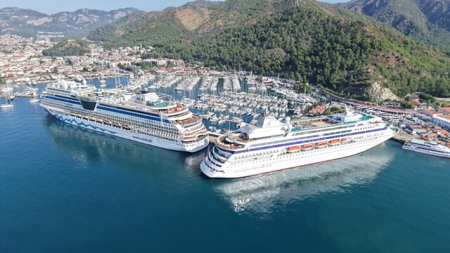 Marmaris Limanı'na AIDA Stella ve Astoria Grande geldi