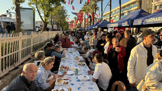 Marmaris'te Cumhuriyet'in 103. yılı etkinliği düzenlendi