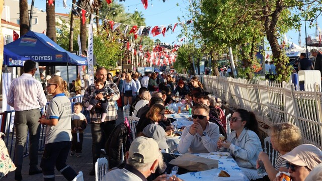 Marmaris'te Cumhuriyet Sofrası etkinliği düzenlendi
