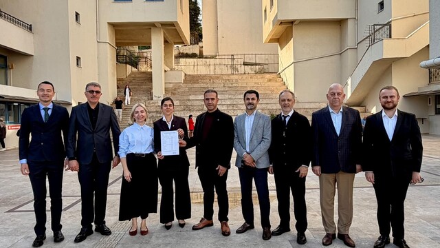 Marmaris Ticaret Odası'nın yeni yönetimi mazbatasını aldı