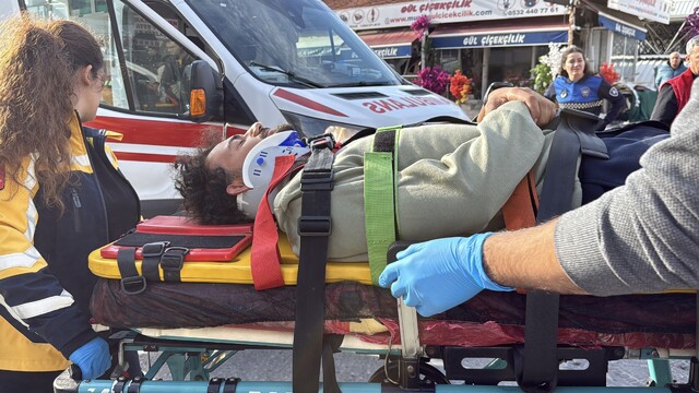 Menteşe'de otomobil ve motosiklet çarpıştı: 1 yaralı