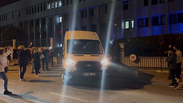Merkezefendi Belediyesi'ne operasyonla 5 kişi tutuklandı