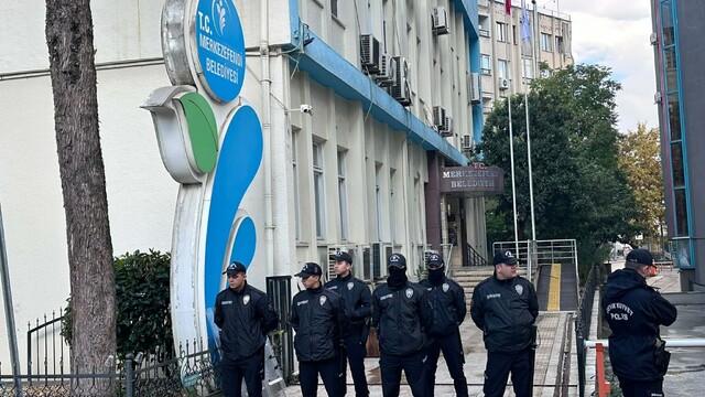 Merkezefendi Belediyesi operasyonunda 3 şüpheli sevk edildi