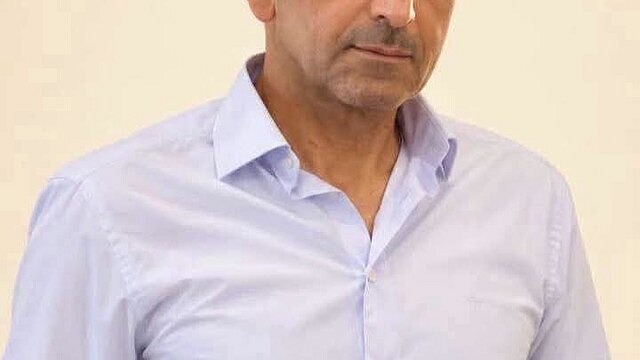 Mersin'de çöken merdivenin altında kalan ustası defnedildi