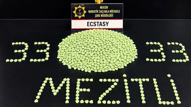 Mersin'de ekmek fırınında 4 bin 800 ecza ele geçirildi