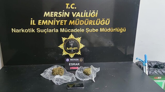 Mersin'de uyuşturucu satıcılarına operasyon: 2 tutuklama