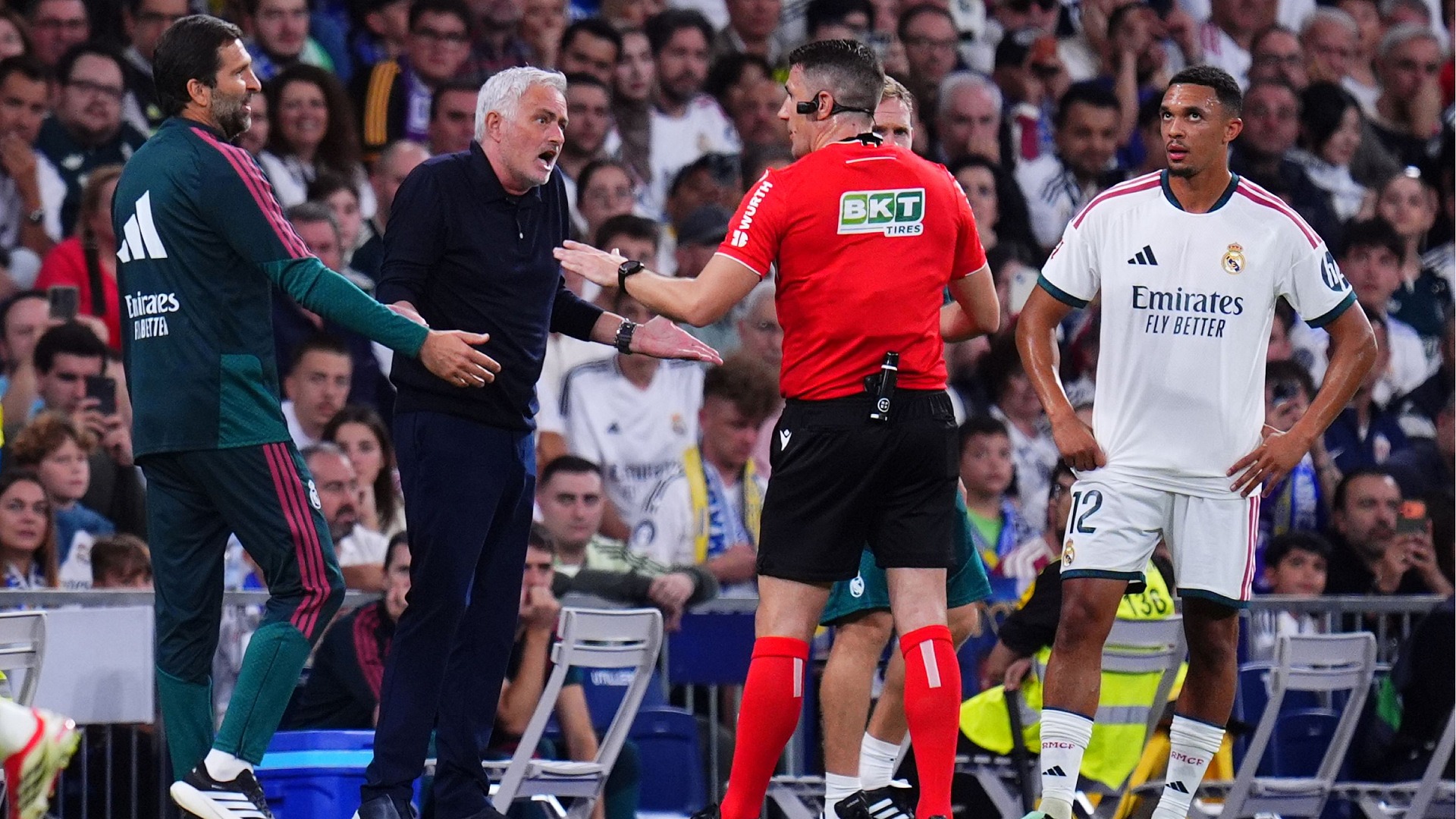 Mourinho, hakemleri protesto etti; Real Madrid galip geldi