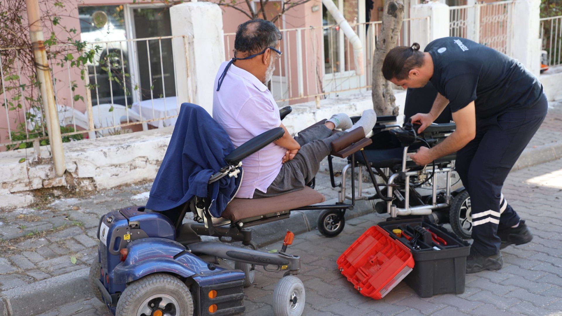 Muğla'da engellilere ücretsiz sandalye tamiri hizmeti