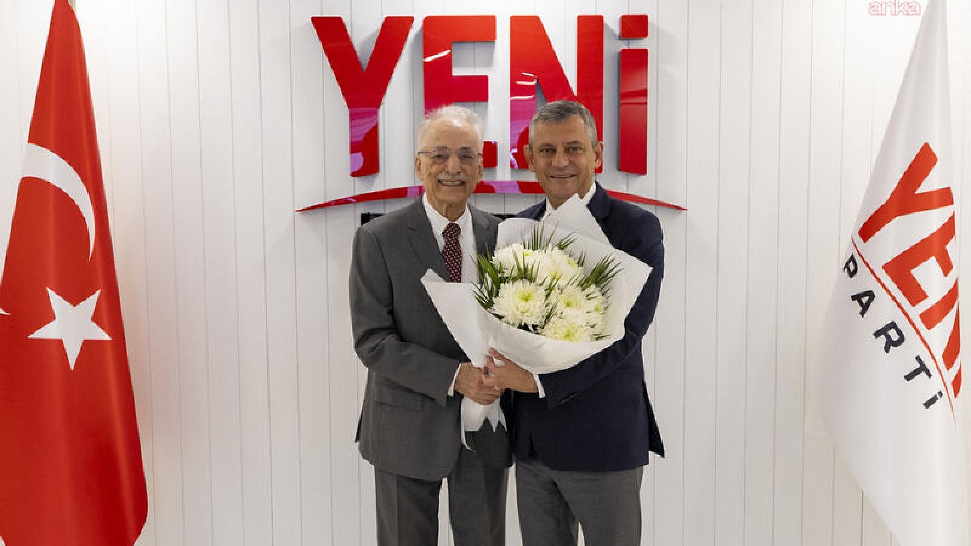 Murat Karayalçın CHP'den istifa ederek yeni partiye katıldı