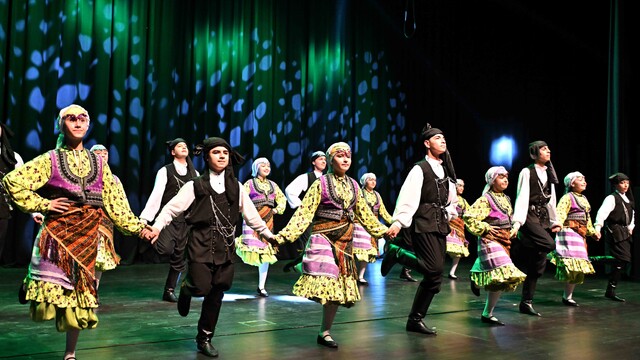 Muratpaşa Belediyesi yeni korist ve dansçılar arıyor