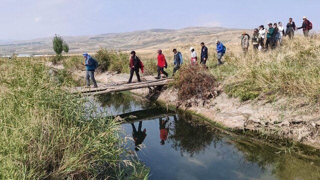 Muş'ta doğaseverler Mercimekkale Höyüğü'ne yürüdü