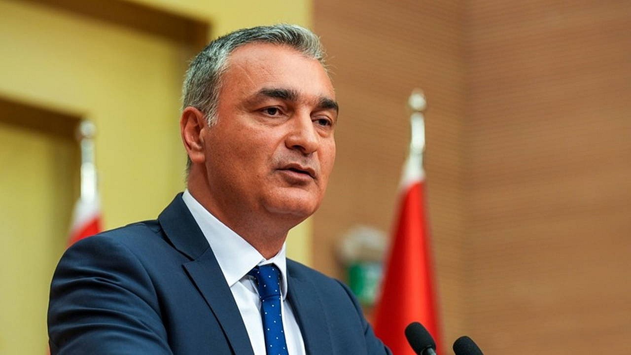 Müslim Sarı'dan Eyüpsultan açıklaması: hukuk eşit olmalı