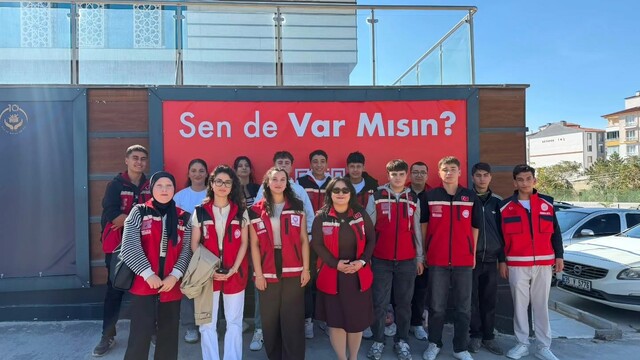 Niğde'de iyilik balonları çocuklara moral verdi