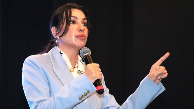 Nilhan Ayan, Erzurum'da AK Parti İl Danışma Meclisi'nde