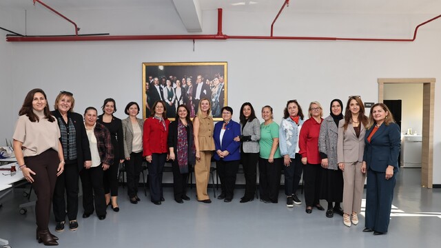 Nilüfer'de kadın muhtarlar 26 Ekim'i kutladı